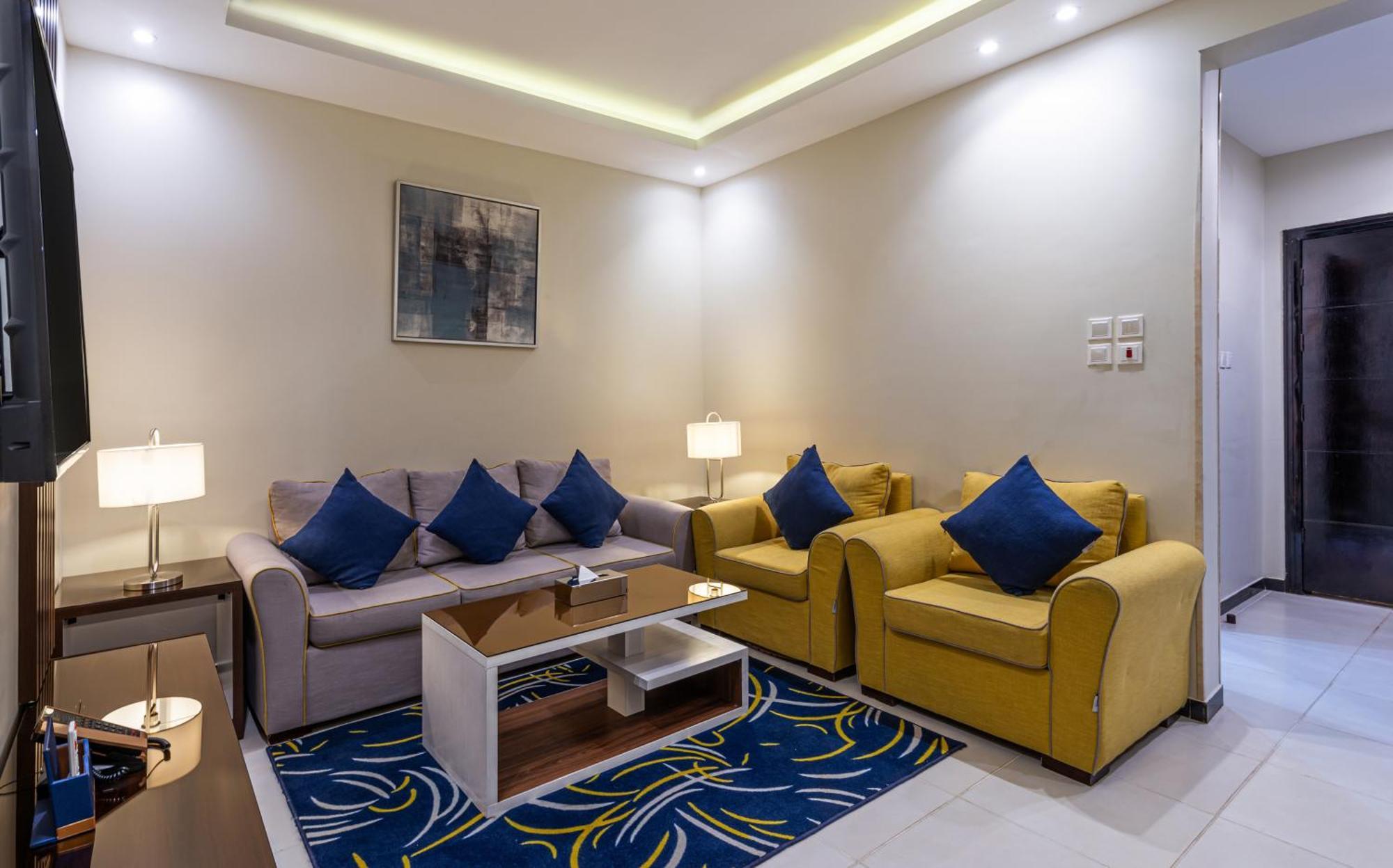 The Palace Hotel Suites Khamis Mushait Exterior photo