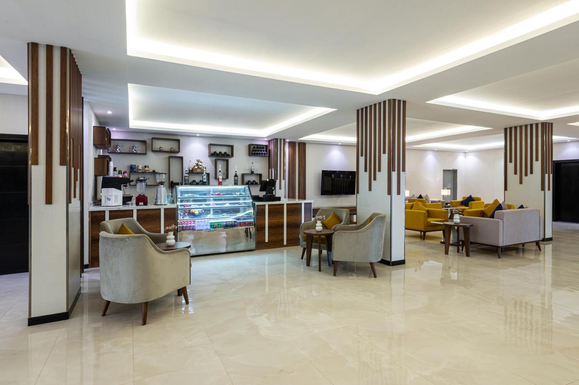 The Palace Hotel Suites Khamis Mushait Exterior photo
