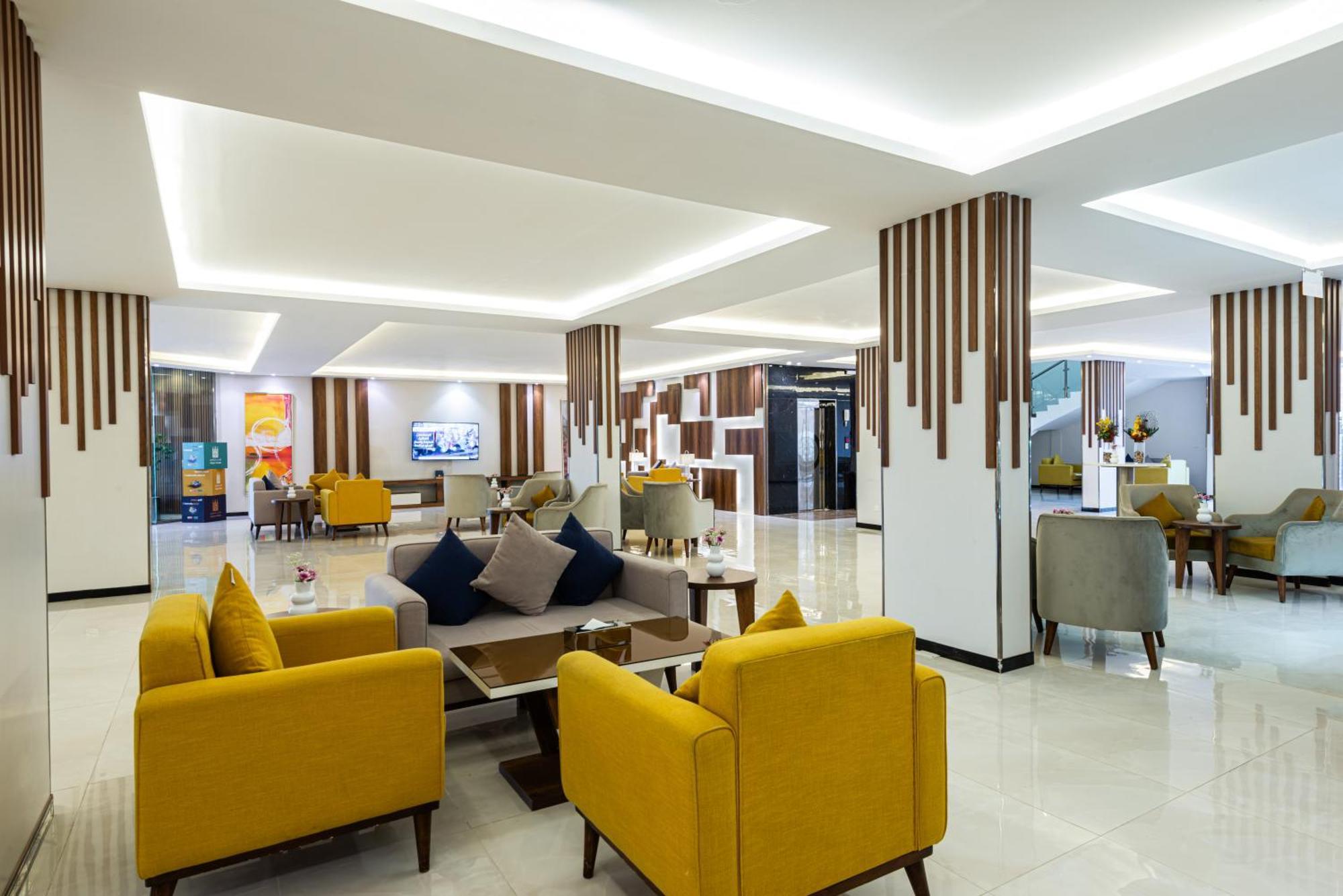 The Palace Hotel Suites Khamis Mushait Exterior photo